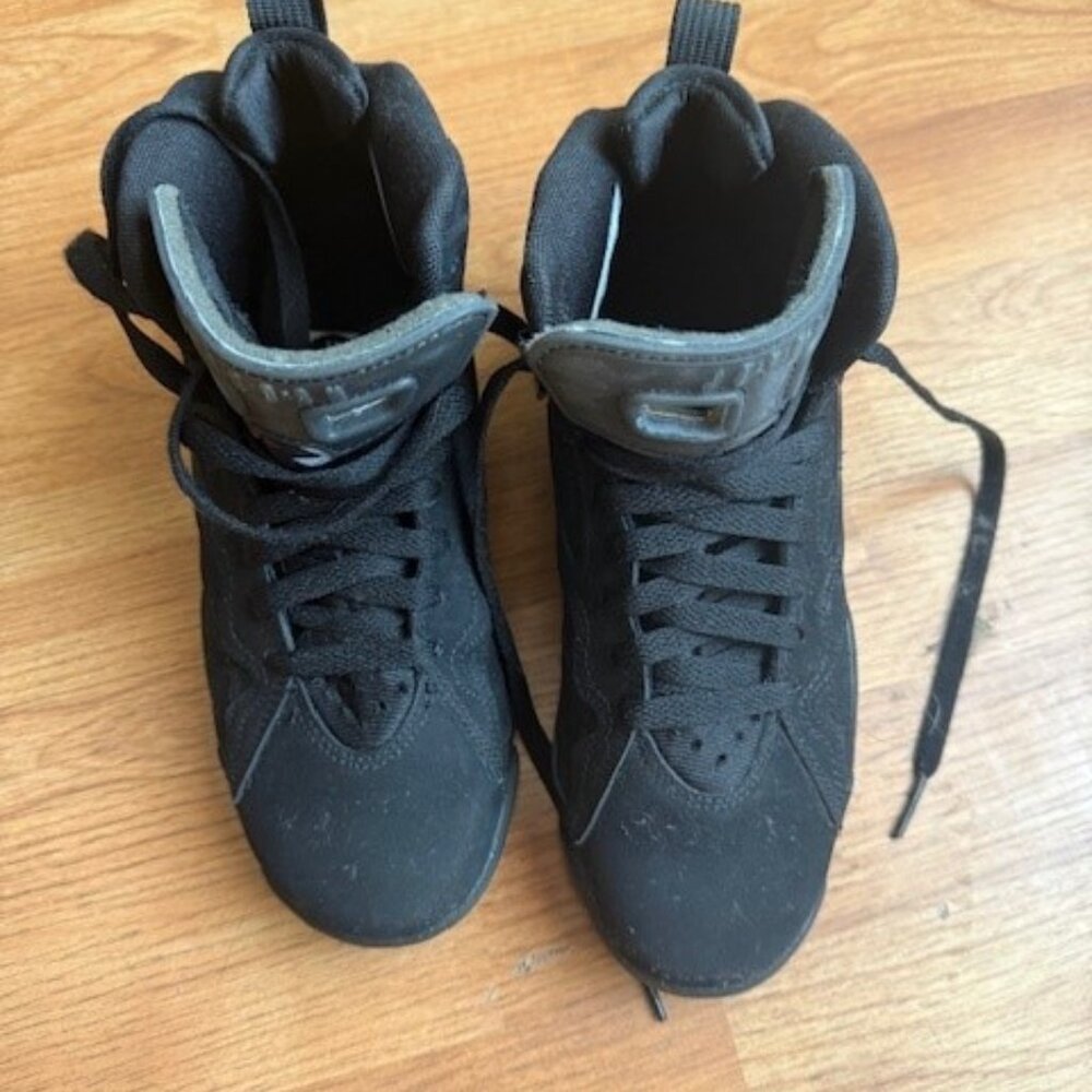 Jordan's Boys Size 4